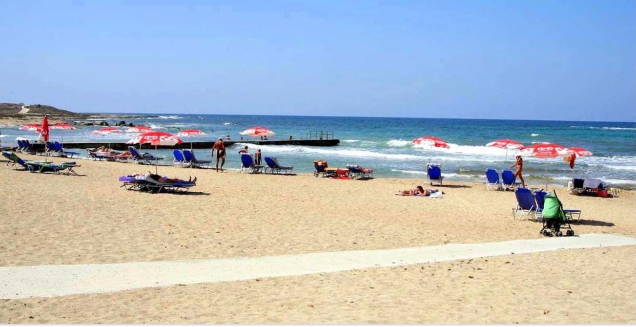 Queens Garden Walking Distance To The Beach Paphos Exterior photo