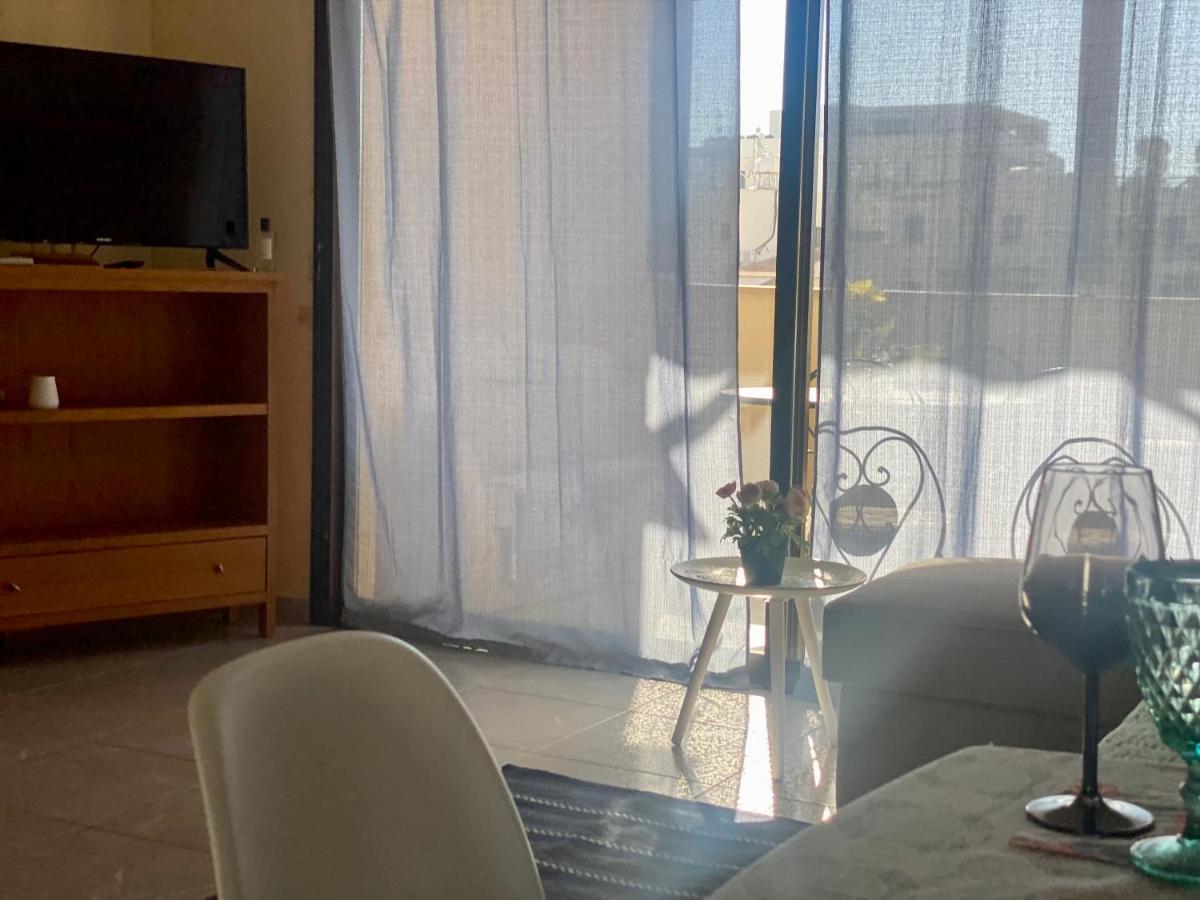 Queens Garden Walking Distance To The Beach Paphos Exterior photo